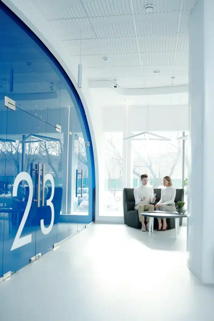 Manfaat Leader as Coach Program Manfaat Leader as Coach program dalam meningkatkan kolaborasi dan kinerja tim di lingkungan perusahaan