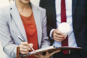 Kenapa Leader yang Terlalu Membantu Justru Melemahkan Tim?